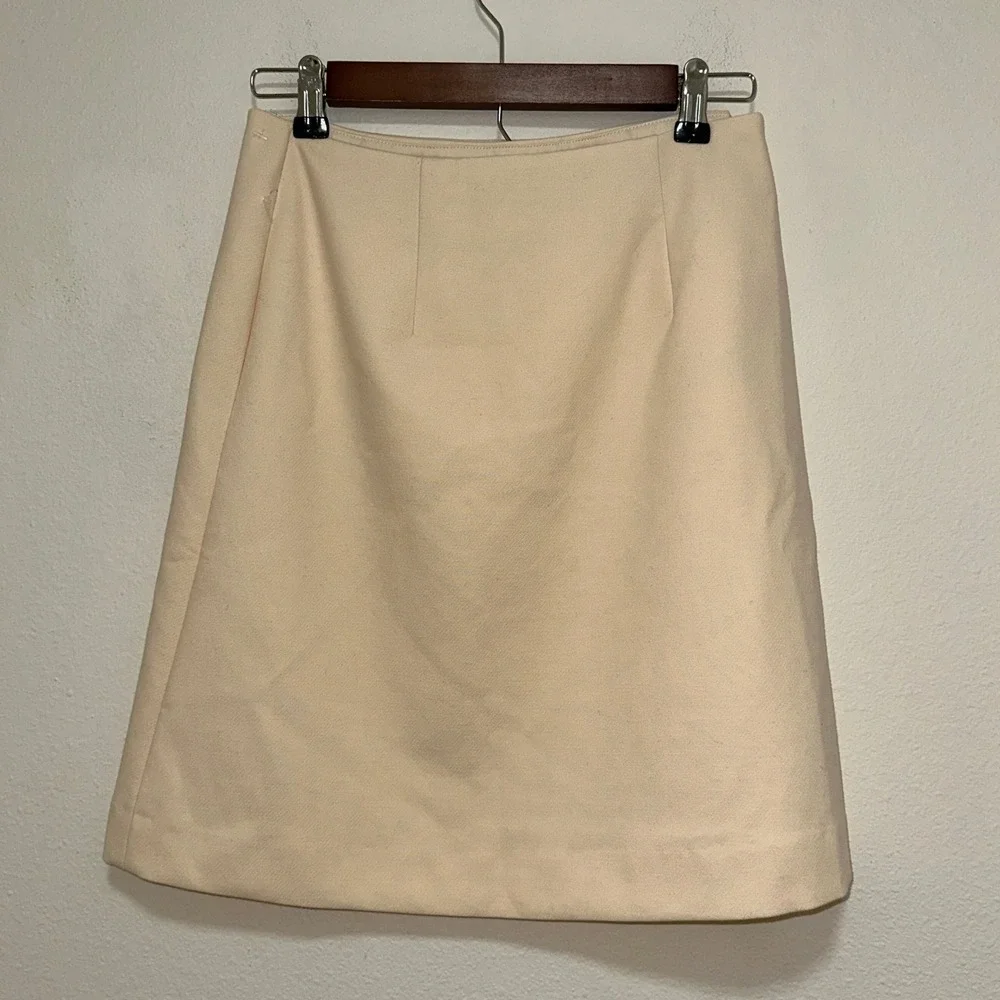Ann Taylor Loft Wrap Mini Skirt Women Size 0‎ Ivory Button Detail